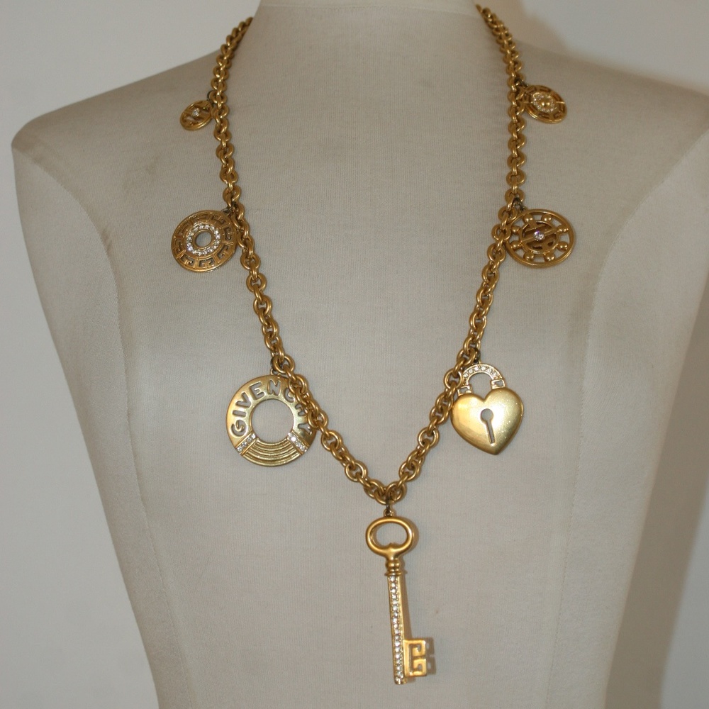 GIVENCHY NECKLACE PENDANTS IN GOLDEN COLOR AMAZING